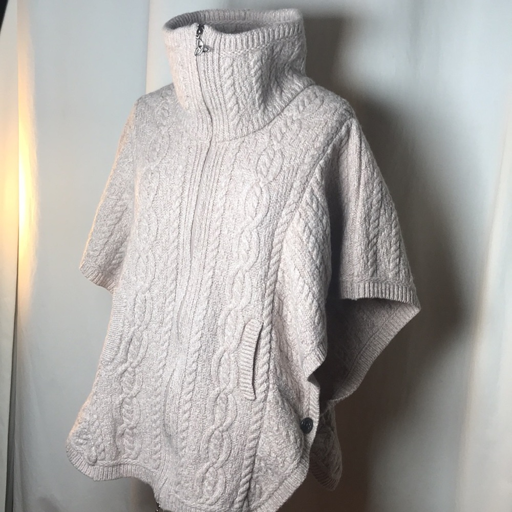 Aran Crafts Poncho Sweater nwot sz s